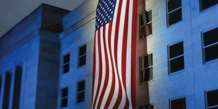 Tensiones políticas hacen que Moody’s baje calificación crediticia de EU